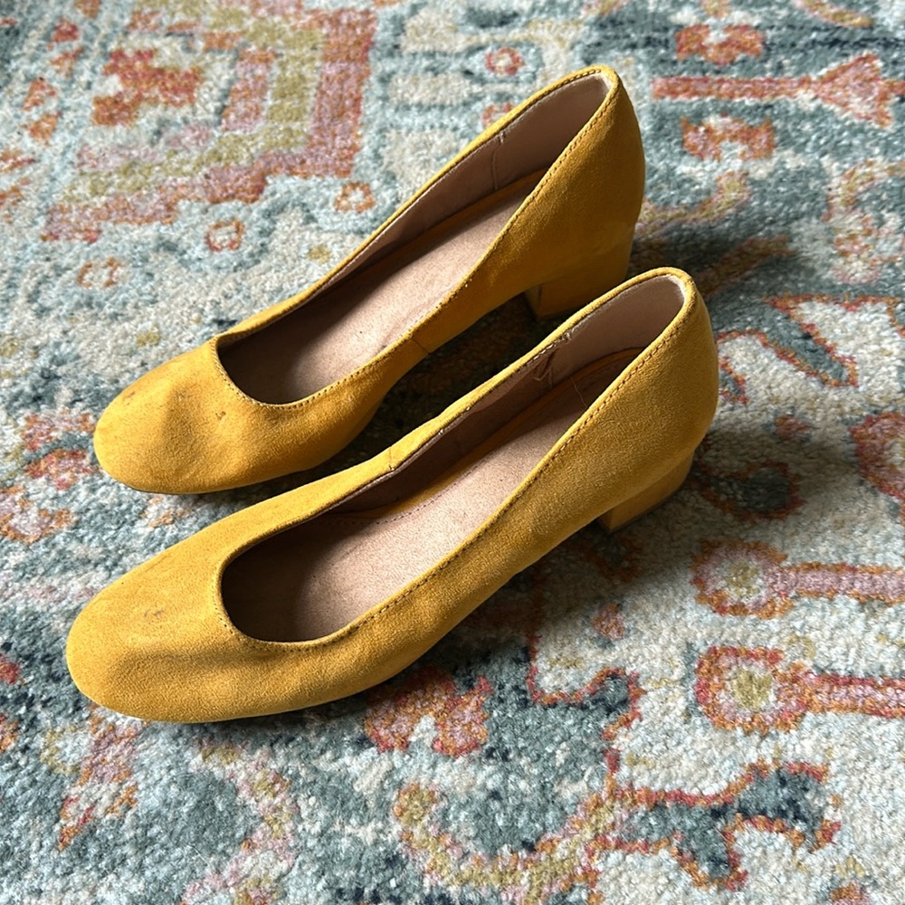 Old Navy Yellow Heels, Womens 9